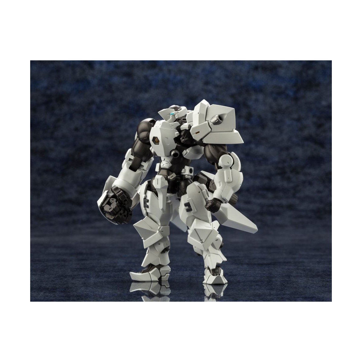 Hexa Gear - Figurine Plastic Model Kit 1/24 Governor Heavy Armor Type ...