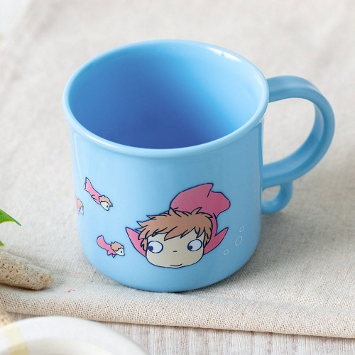 Ponyo sur la falaise - Mug Ponyo dans la mer